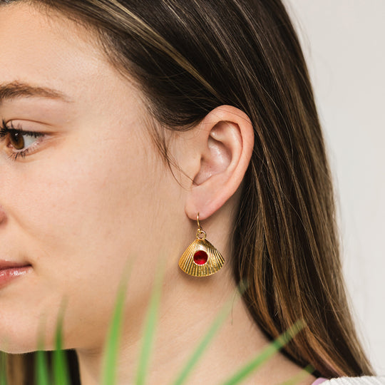 Seashells Earrings in Gold